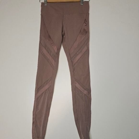 Alo Yoga high waisted Epic leggings size XSmall - Picture 2 of 10